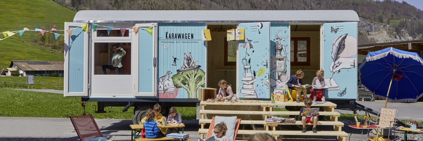 Karawagen von aussen ganz